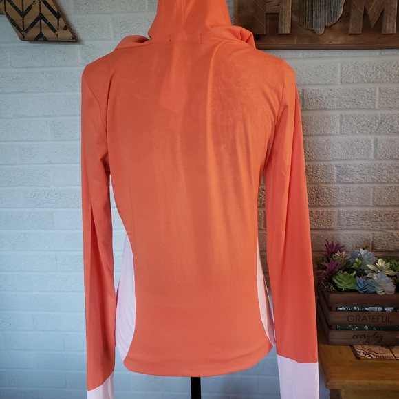 NWT Vessos lightweight long hoodie size medium - Picture 5 of 10